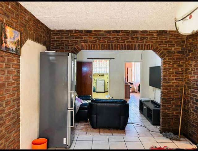 3 BEDROOM APARTMENT FOR SALE IN SUNNYSIDE